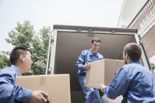 Urgent house move support for flats and apartments in St Johns Wood