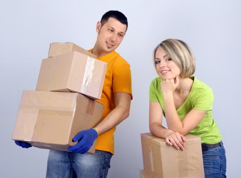 Local piano moving team navigating access challenges in London